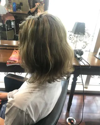 ミディアム カラー ヘアアレンジ 吉本 yoshimotoのヘアスタイル