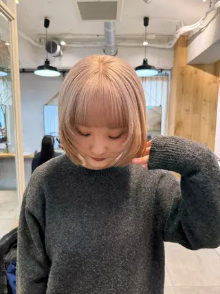 ショート カラー ミルクティー× グレージュMOMOのヘアスタイル