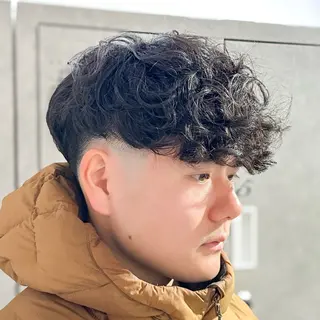 パーマ メンズ フェザーパーマ職人 🪶ryosukeのヘアスタイル
