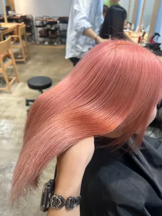 セミロング カラー AITOKYO Ｓ渋谷所属・渋谷/ハイトーン/ ブリーチ/歩夢のヘアスタイル