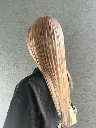 ロング カラー ミルクティーベージュ ブリーチ🖤サヤカのヘアスタイル