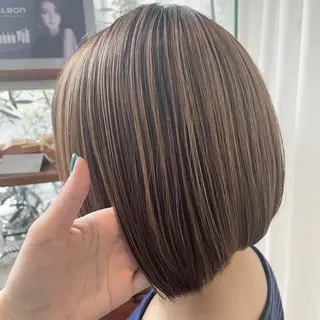 ミディアム カラー fio マナミのヘアスタイル