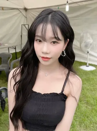 ロング ヘアアレンジ 韓国レイヤーカット/ 儚げカラーチナツのヘアスタイル