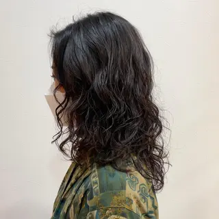 ミディアム パーマ 山田 里美のヘアスタイル