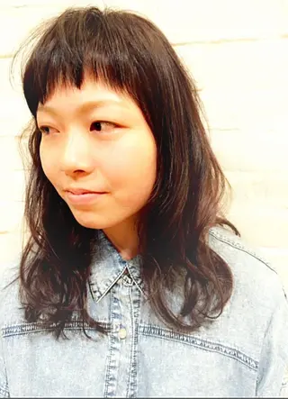 ロング カラー 内田 芽依子のヘアスタイル