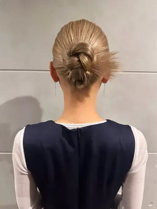 セミロング ヘアアレンジ 吉野 華乃のヘアスタイル
