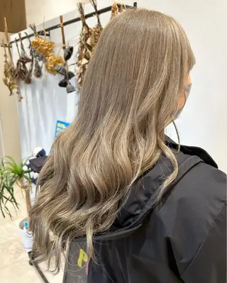 ロング ゆうき あすかのヘアスタイル