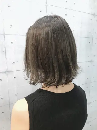 ショート カラー 高木 麻知子のヘアスタイル