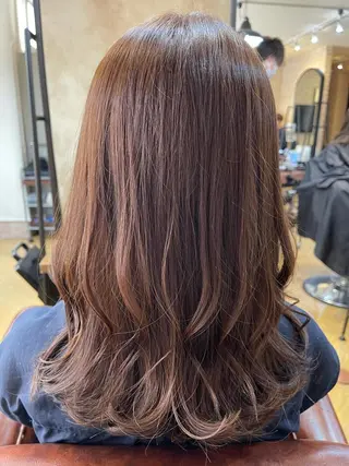 セミロング カラー antica YOSHIのヘアスタイル