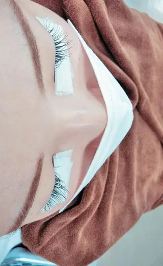 マツエク・マツパ werule pivotcross所属・中村 眞歩のヘアスタイル