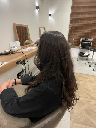 ロング no4ナチュラル戸祭所属・山越 美裕樹のヘアスタイル