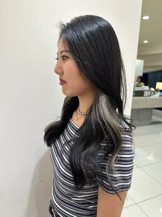 ロング カラー タイトボブ個性派カラ ーAKANEのヘアスタイル