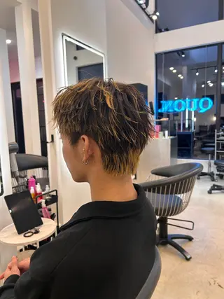 ショート QUON.伊勢崎店所属・ブリーチ＆ハイトーン 歌 心のヘアスタイル