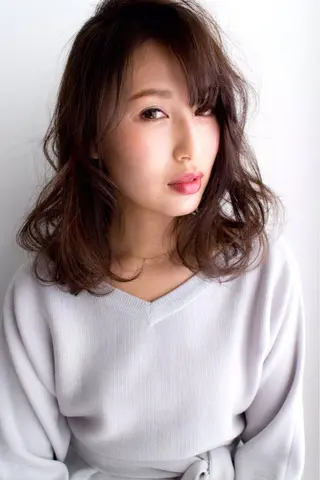 ミディアム カラー ..ROUTE.. Chihiroのヘアスタイル