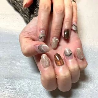 ネイル anyora nail salon所属・大人ワンホン キラキラ／Ayanoのネイルデザイン