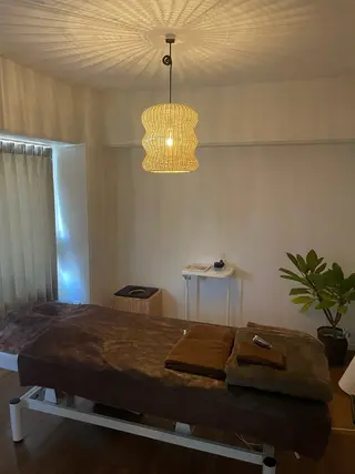 整体｜リンパ｜足つぼ ｜よもぎ蒸し｜足薬湯のエステ・リラクイメージ