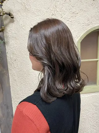 ミディアム カラー 磧本 祐里恵のヘアスタイル