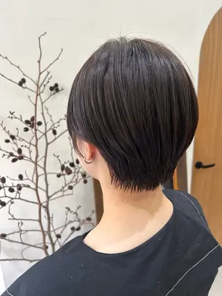 ショート なつめ🐶ショート ベージュカラーのヘアスタイル