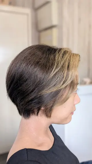 ショート カラー メンズパーマ/顔周り レイヤー店長えのもとのヘアスタイル