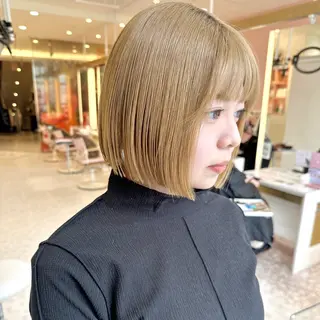 ショート レイヤーカット/ ハイトーンchimiのヘアスタイル