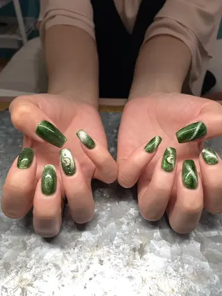 ネイル 13日3980円‼️ マグもデザインも◎のネイルデザイン