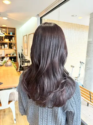 ロング カラー ツキダテ ユイのヘアスタイル
