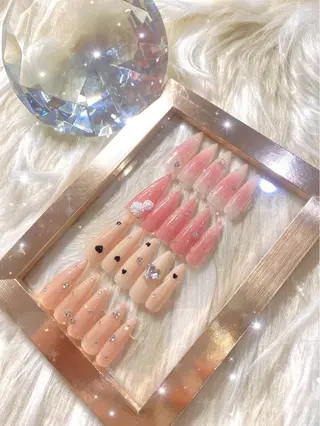 ネイル Nail&eye Belire 新宿のネイルデザイン