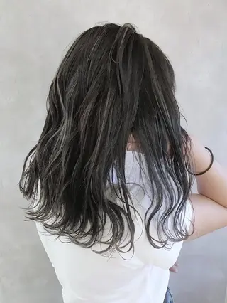 セミロング カラー MOU namba ムウナンバのヘアスタイル