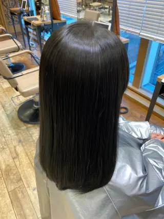 カラー 新宿/レイヤー 顔周りカット溝手優太のヘアスタイル