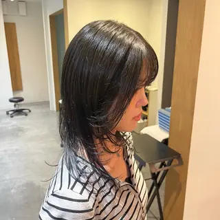 セミロング Wカラー🐾 ハルナのヘアスタイル