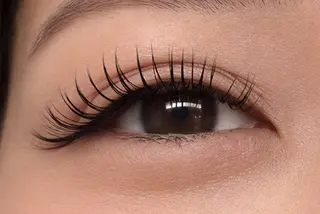 マツエク・マツパ Eyelash Salon Glück所属・佐久間 春菜のマツエク・マツパデザイン