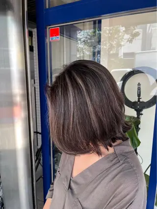 カラー 脇野 真琴のヘアスタイル