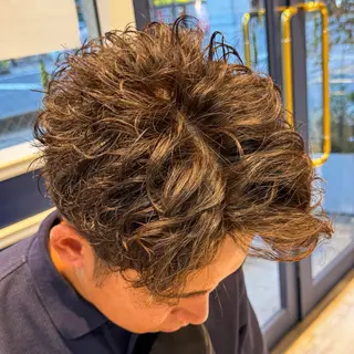 ショート パーマ メンズ 吉田 新平のヘアスタイル