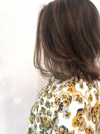 ミディアム カラー 平川 友希子のヘアスタイル