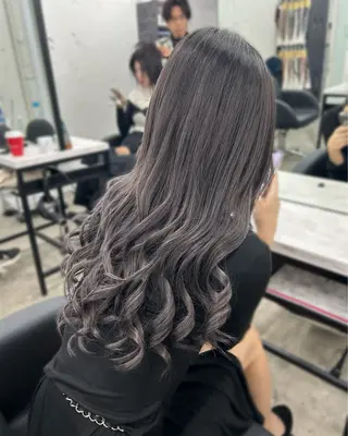 ミディアム カラー シールエクステの女神 🍑Momo🍑のヘアスタイル