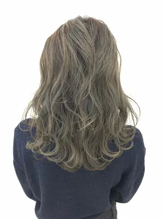 セミロング 心斎橋/海外レイヤー 募集中三好玲奈のヘアスタイル