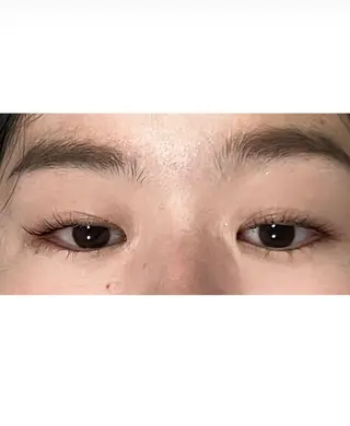 マツエク・マツパ まつげパーマカラー モデルBAGUS凜華のヘアスタイル