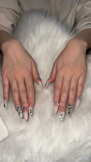 ネイル OPHELIA 𓃛のネイルデザイン