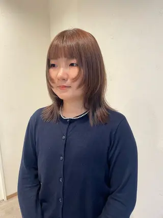 ミディアム カラー 渋谷 留菜のヘアスタイル
