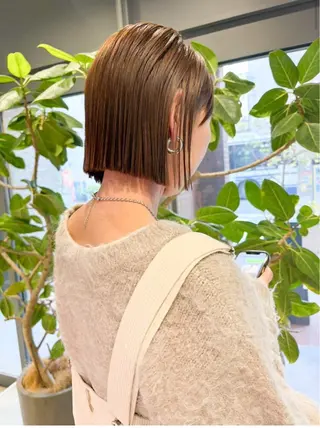 ショート カラー 伊藤 優里のヘアスタイル