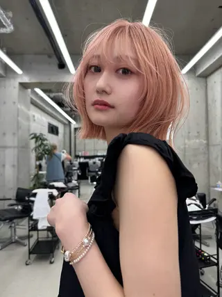 ミディアム カラー 黒田 真美のヘアスタイル