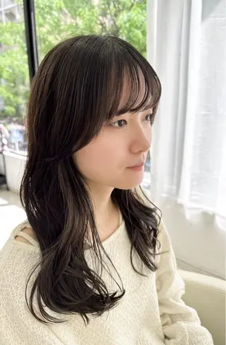 ロング 秋山 俊のヘアスタイル