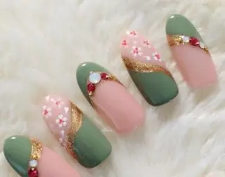 ネイル ゲン レイカのネイルデザイン