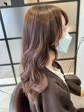 セミロング ヤマグチ ナツキのヘアスタイル