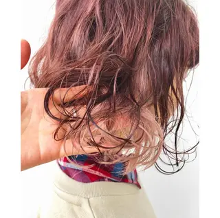 ミディアム カラー 岩田 萌那のヘアスタイル