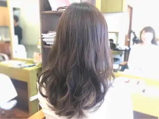 ロング カラー ツイスパ・波巻き 🩵片平和香奈のヘアスタイル