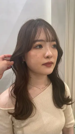 ロング 𝑴𝑰𝑨🎀赤髪 /ピンク/髪質改善のヘアスタイル