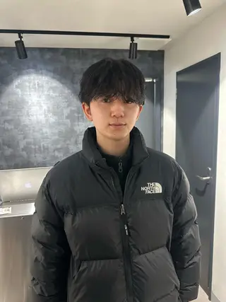 ミディアム パーマ メンズ SALOWIN 原宿 iori所属・🌟原宿指名No.1 センターパート⭐️のヘアスタイル