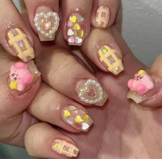 ミディアム nina beautyのネイルデザイン