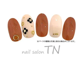 ネイル 矢川 まどかのネイルデザイン